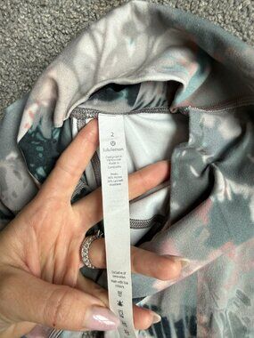 lululemon Printed Leggings Gray Floral Multi Print size 2